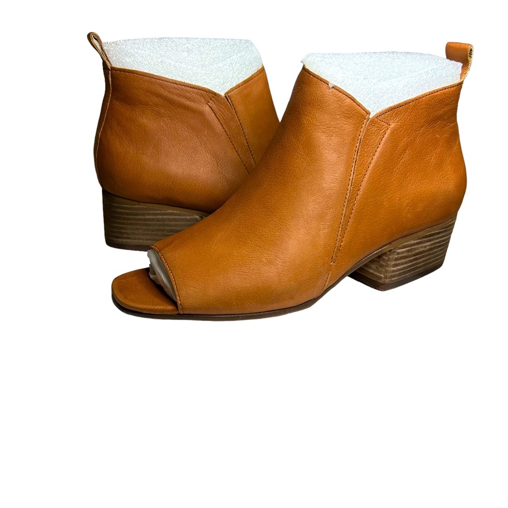 New in Box Corso Como Open Toe Leather Booties Sz 9